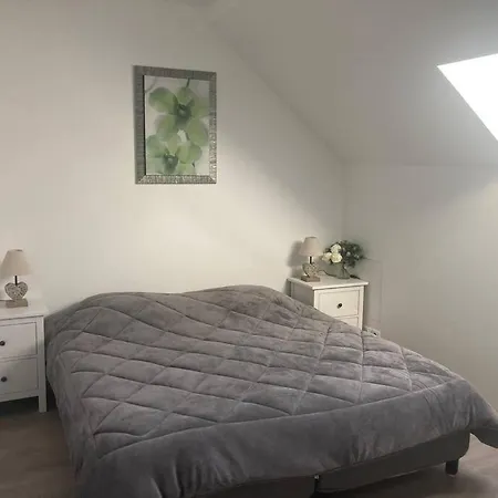 Le Montcet Apartment *
